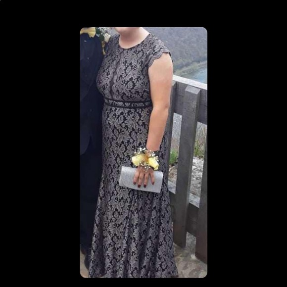 Dress - Picture 1 of 6